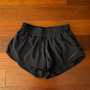 Lululemon Hotty Hot Low-Rise Lined Short 2.5”. Size: 4. Color: Dark Navy/Black.